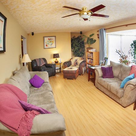 Tiga Bed And Breakfast Йелоунайф Екстериор снимка