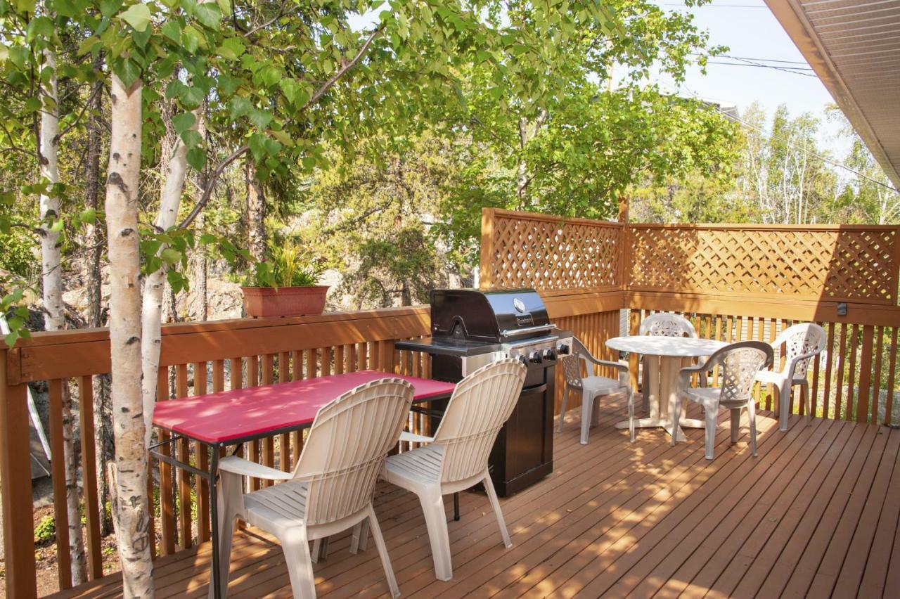 Tiga Bed And Breakfast Йелоунайф Екстериор снимка