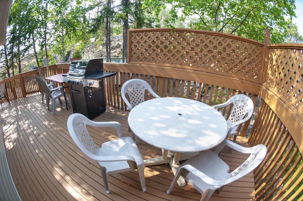 Tiga Bed And Breakfast Йелоунайф Екстериор снимка