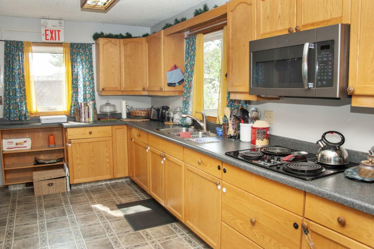 Tiga Bed And Breakfast Йелоунайф Екстериор снимка